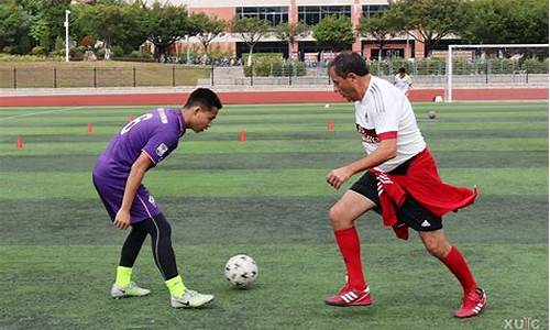 U15足球教练_u15男篮主教练